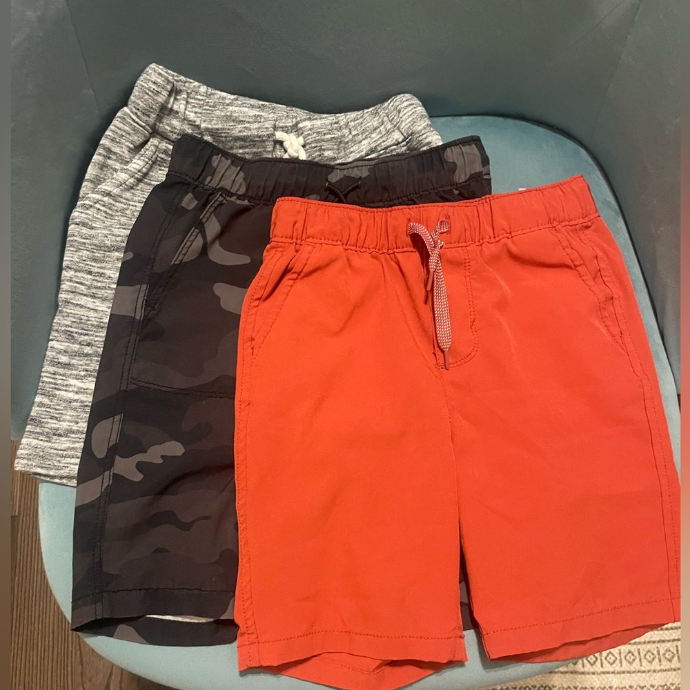 Bundle of 3 pairs of Old navy Boy shorts , Size 5T